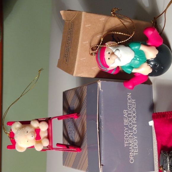 Avon 5 Christmas ornaments - Picture 4 of 9